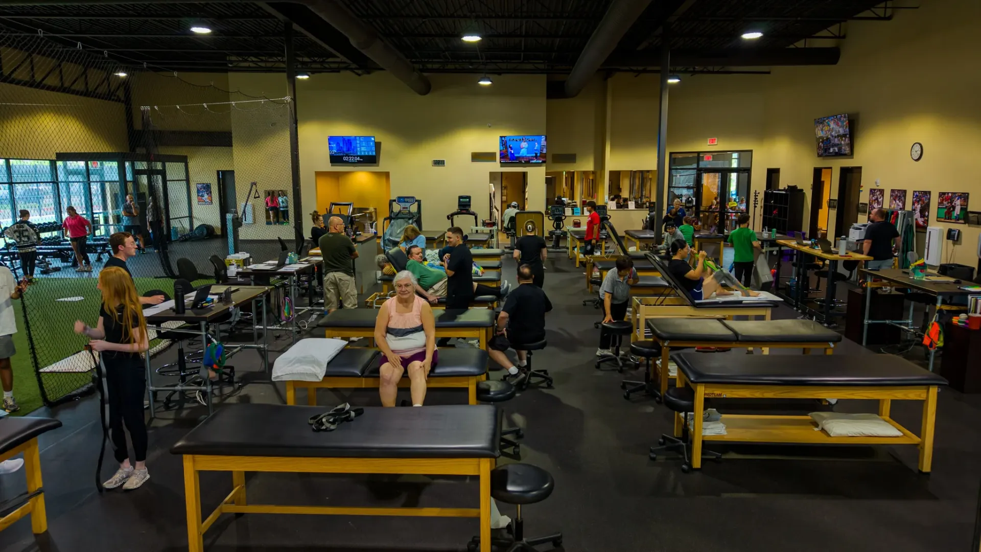 Wide View of Therapy Room at TMI Sports Medicine